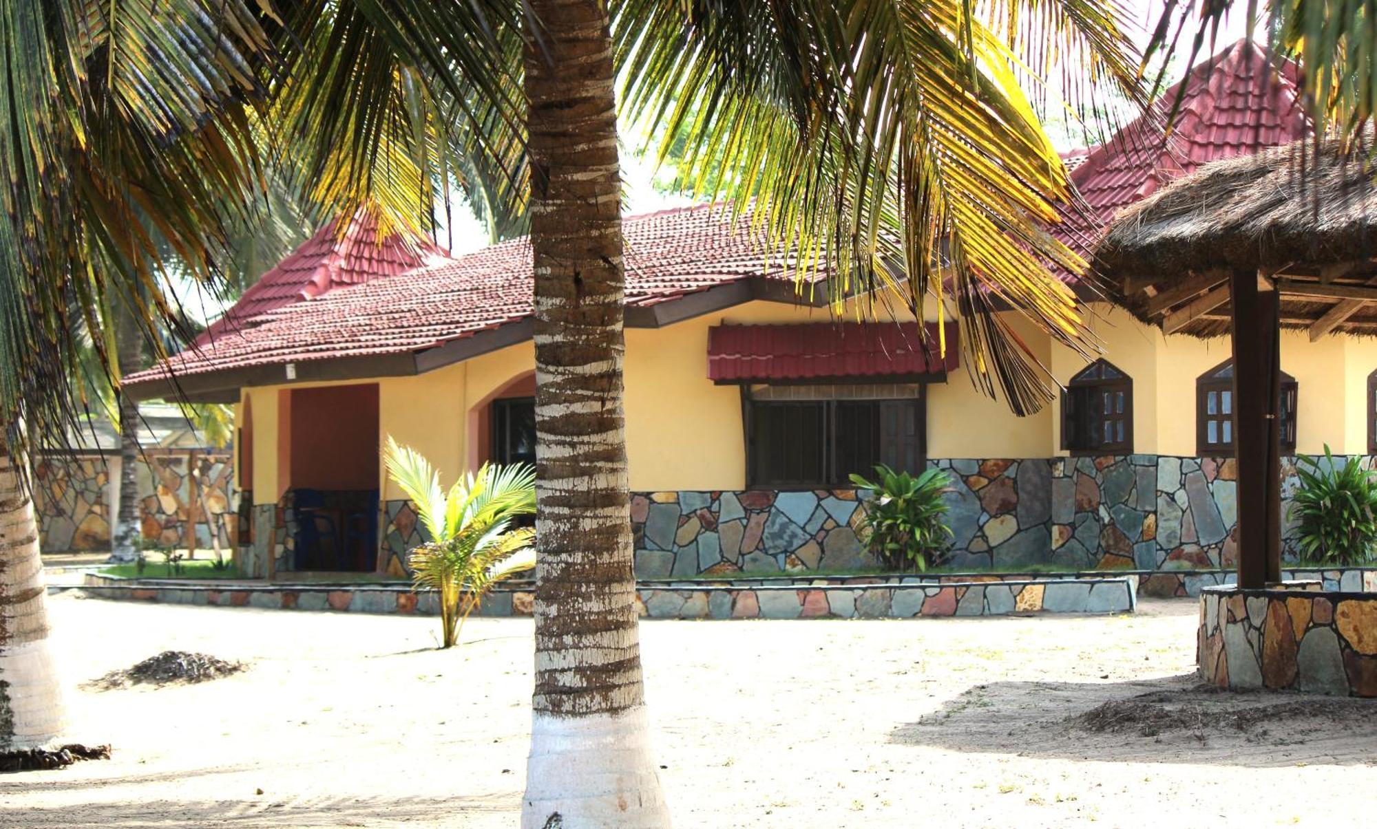 Rent Your Own Private Beach Bungalow Ampeni 외부 사진