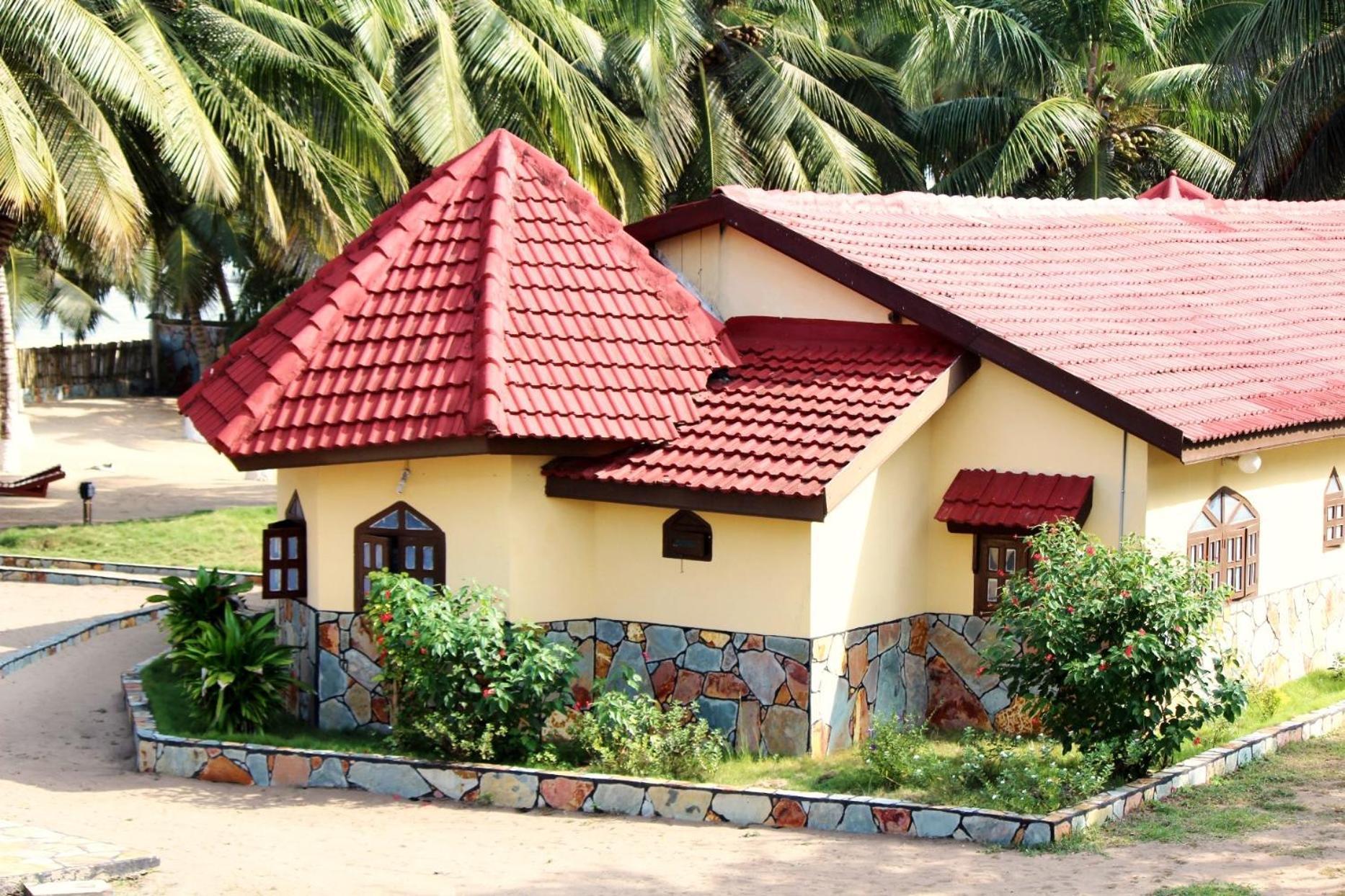 Rent Your Own Private Beach Bungalow Ampeni 외부 사진