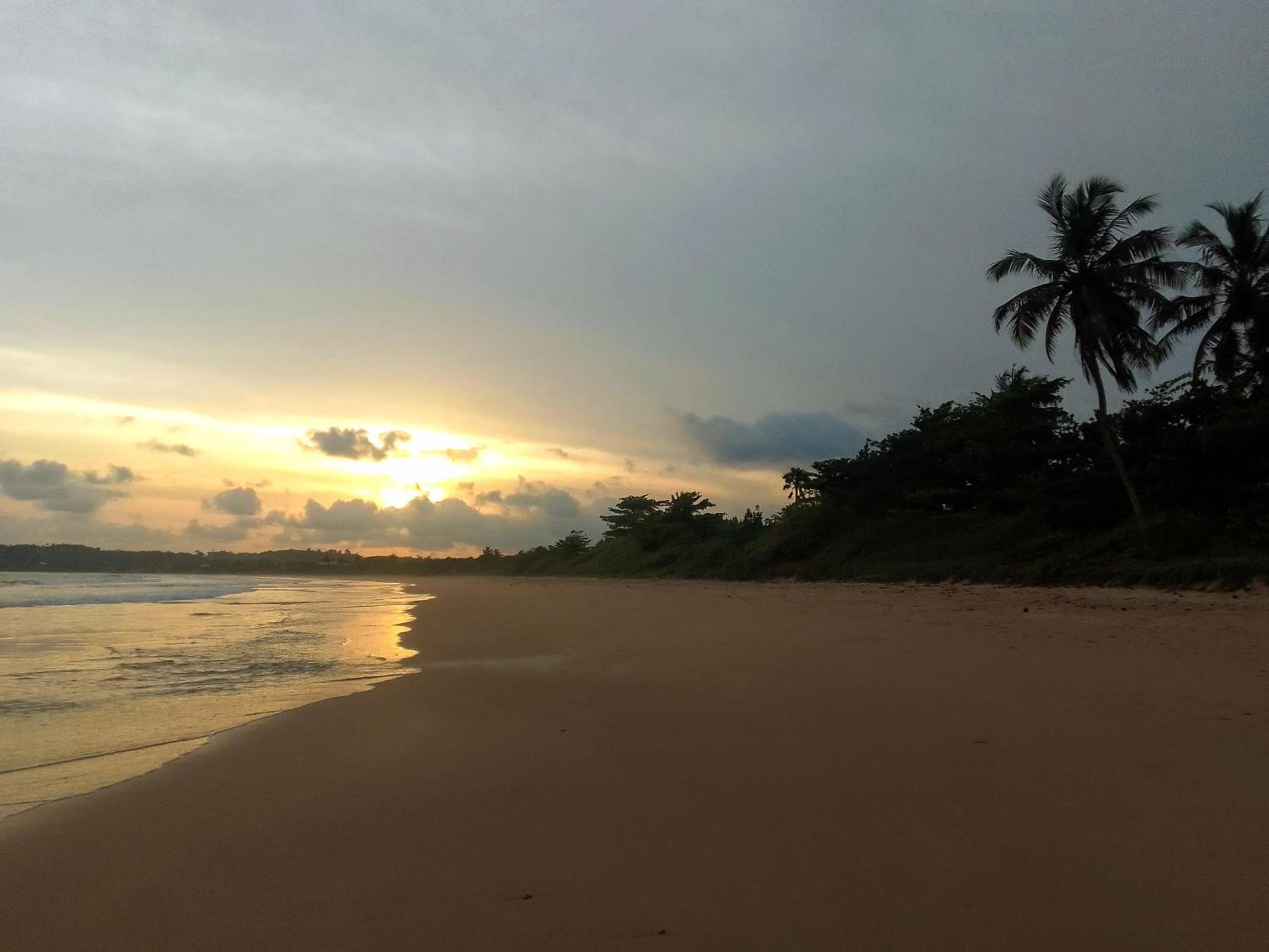Rent Your Own Private Beach Bungalow Ampeni 외부 사진